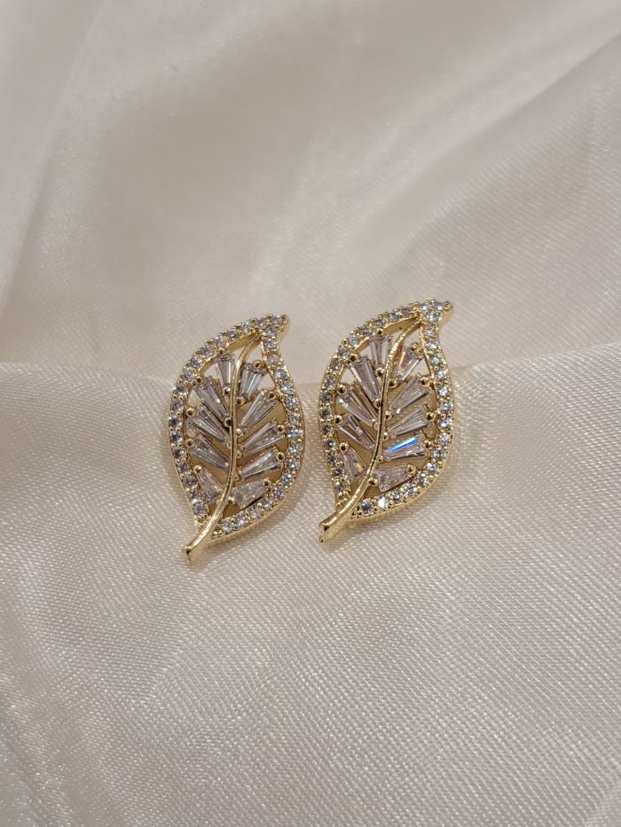 Hazel anti-tarnish stud earrings