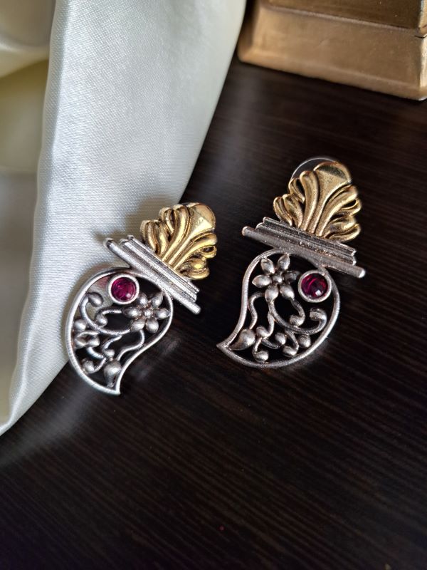 Kabira Pink paisley studs