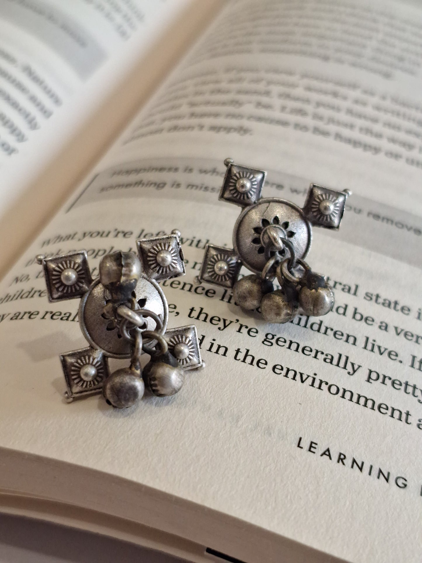 Kavisha stud earrings