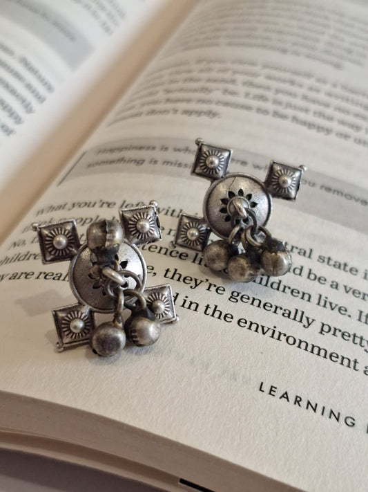 Kavisha stud earrings