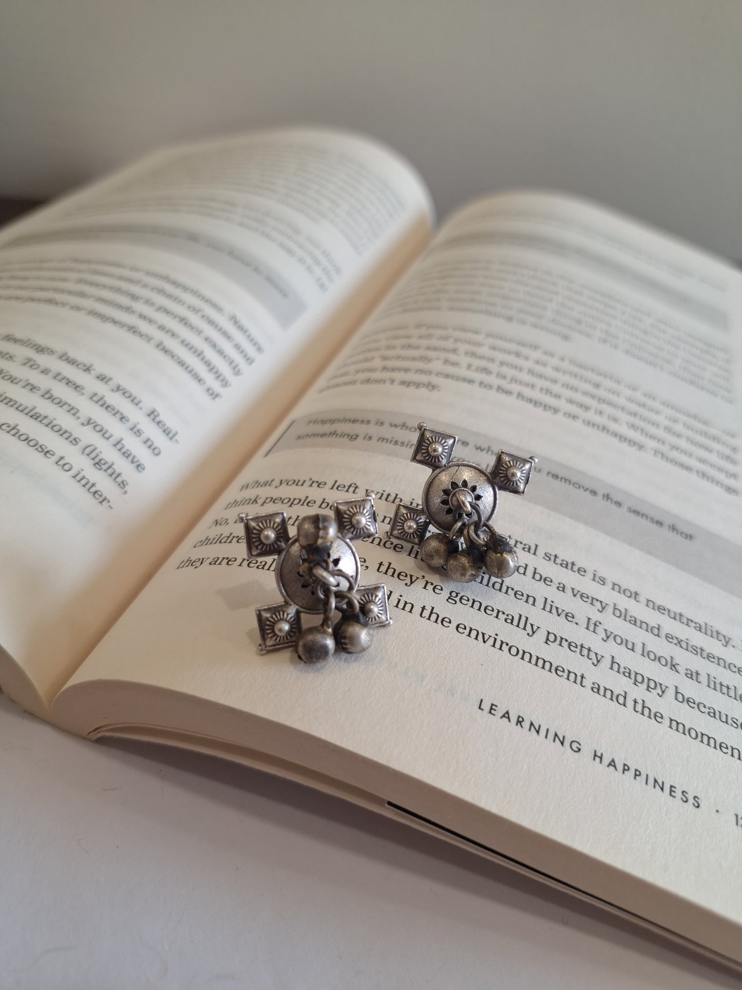 Kavisha stud earrings