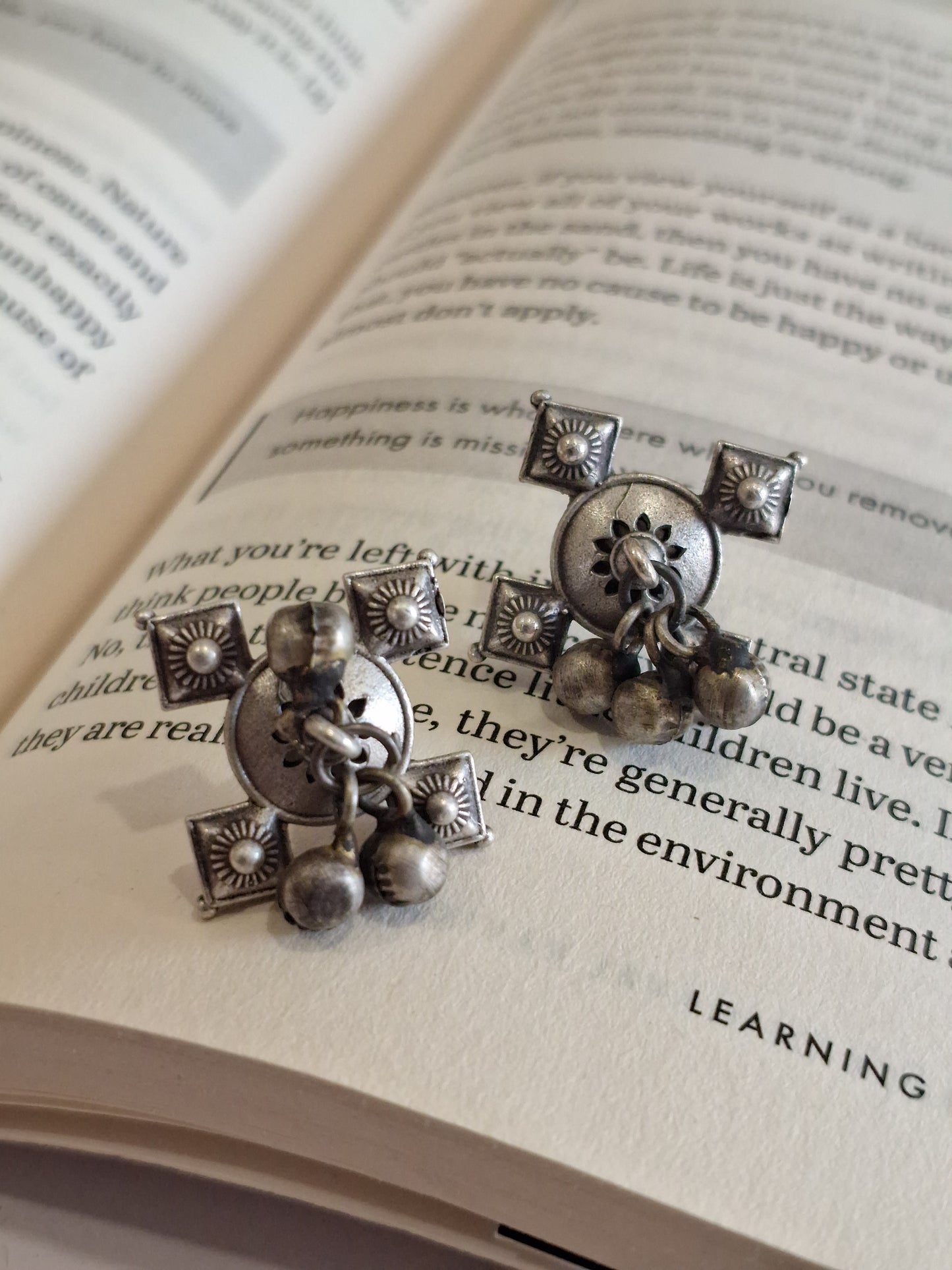 Kavisha stud earrings