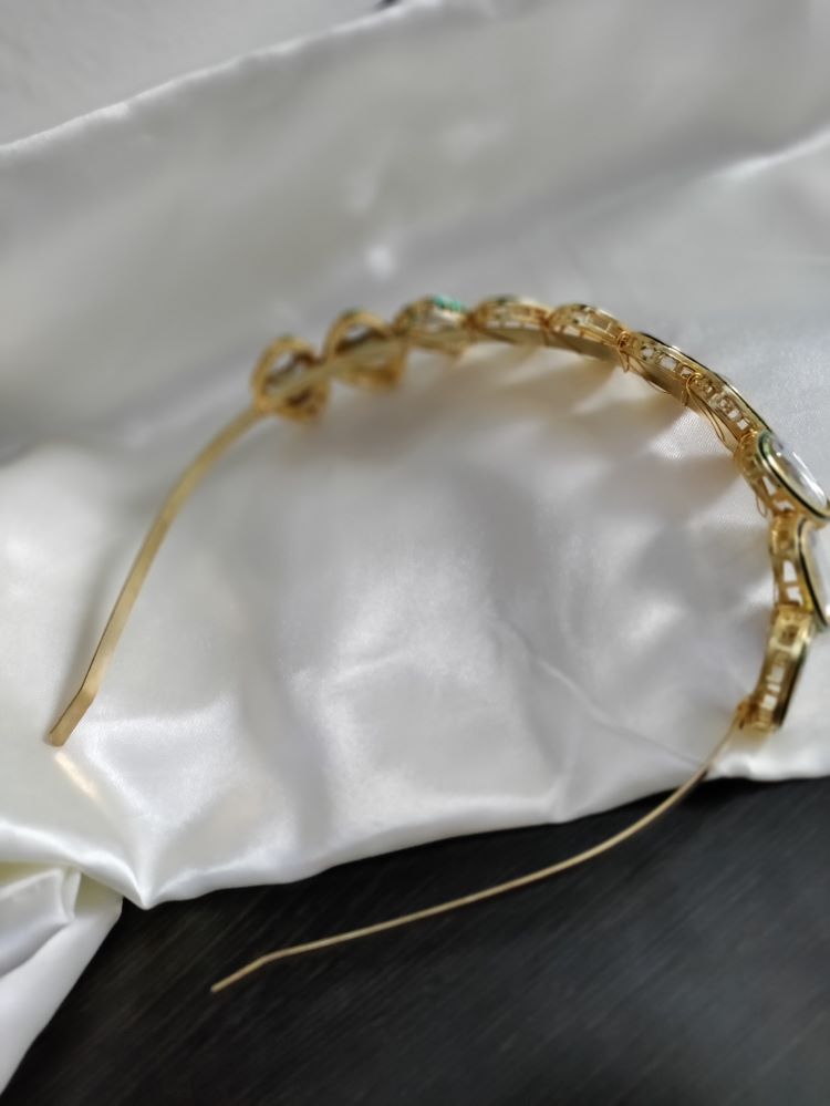 Kavya Triangular Polki golden hairbands