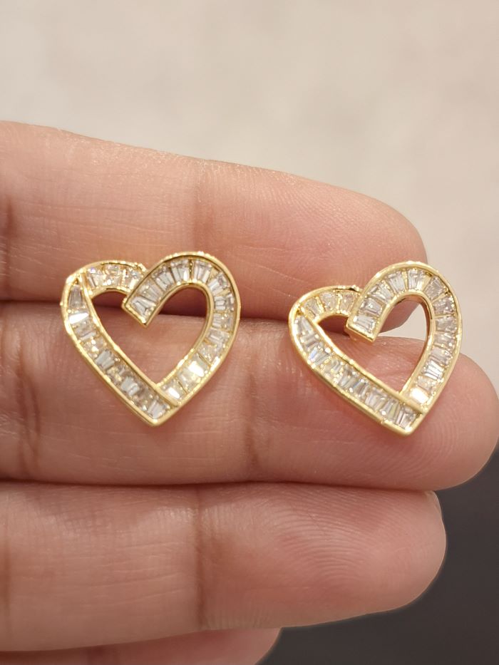 Kaira anti-tarnish hoop earrings