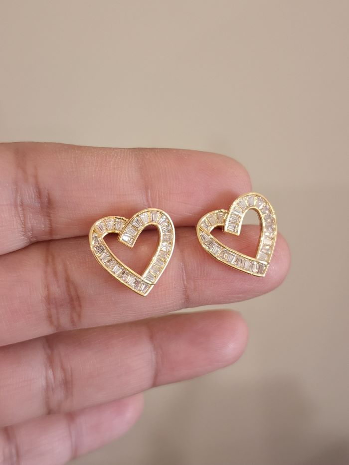 Kaira anti-tarnish hoop earrings