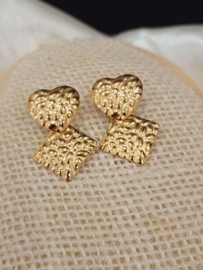 Kiya anti-tarnish heart drop earrings