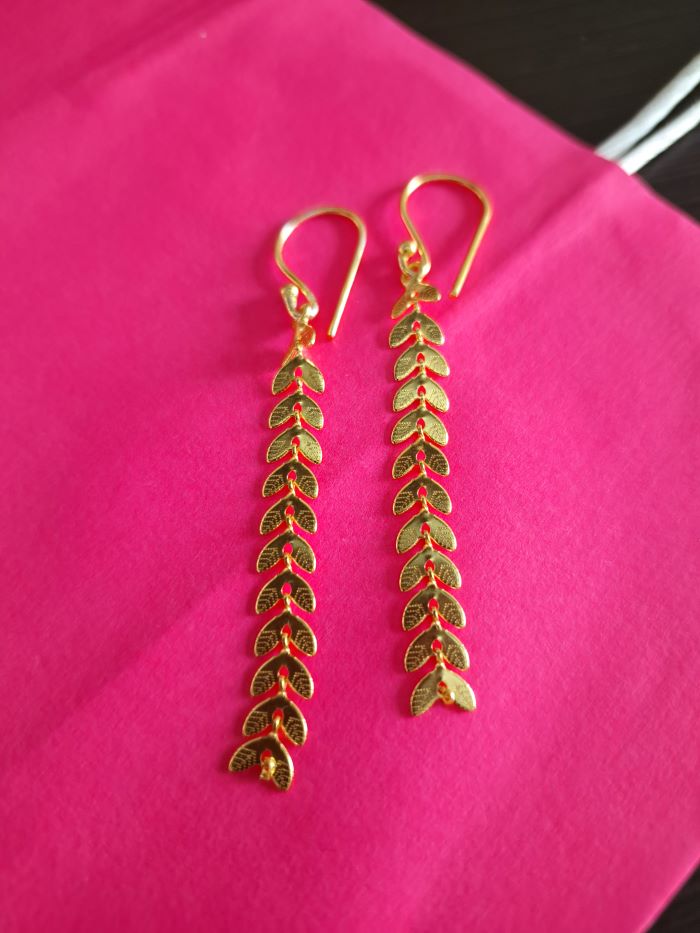 Pristine long linear earrings