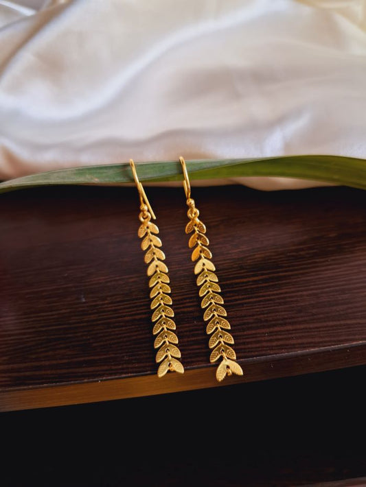 Pristine long linear earrings