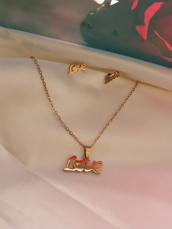 Love anti-tarnish love sign pendant pendant set