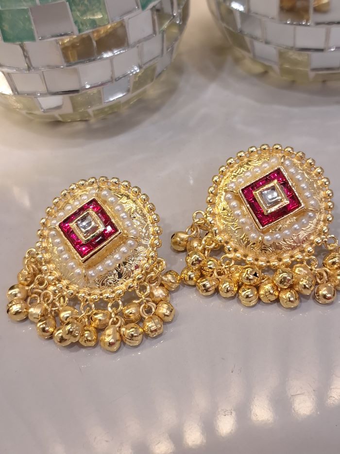 Mahara Red studs earrings