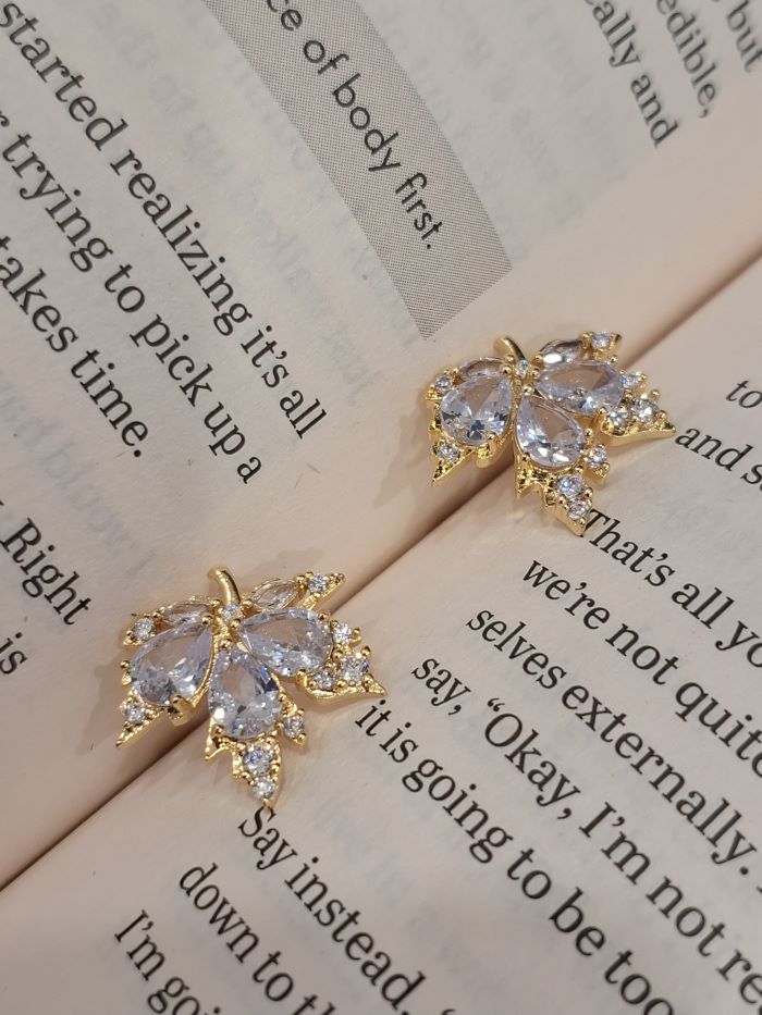 Maple anti-tarnish stud earrings