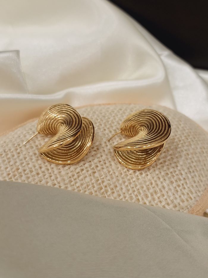 Megan anti-tarnish studs earrings