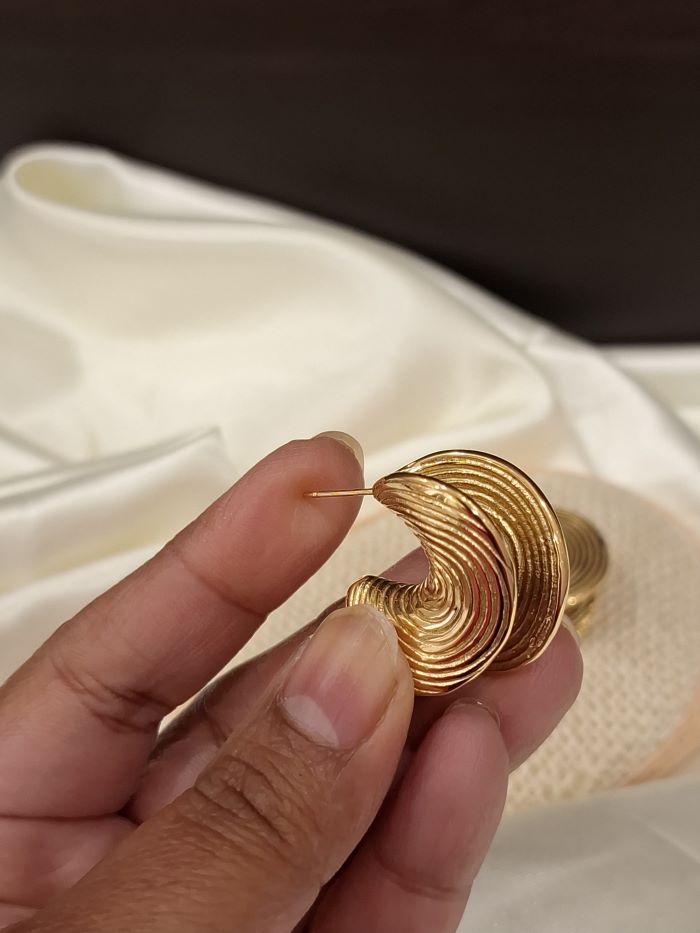 Megan anti-tarnish studs earrings