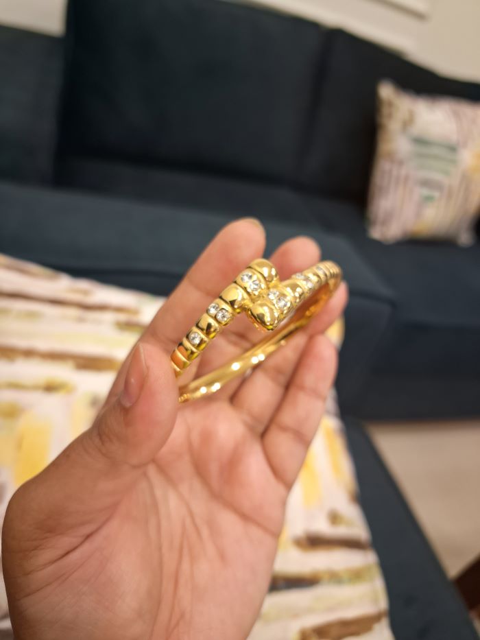 Naila anti-tarnish bracelet-free size