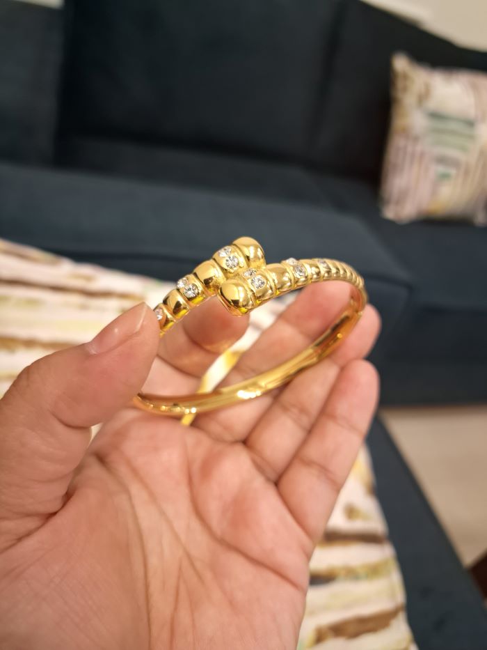Naila anti-tarnish bracelet-free size