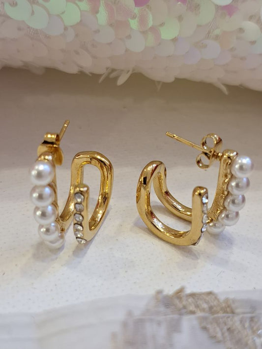 Oh So Pearly studs earrings