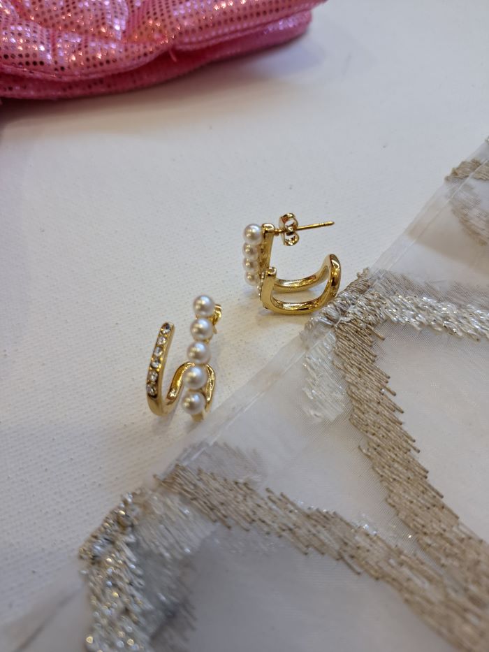 Oh So Pearly studs earrings