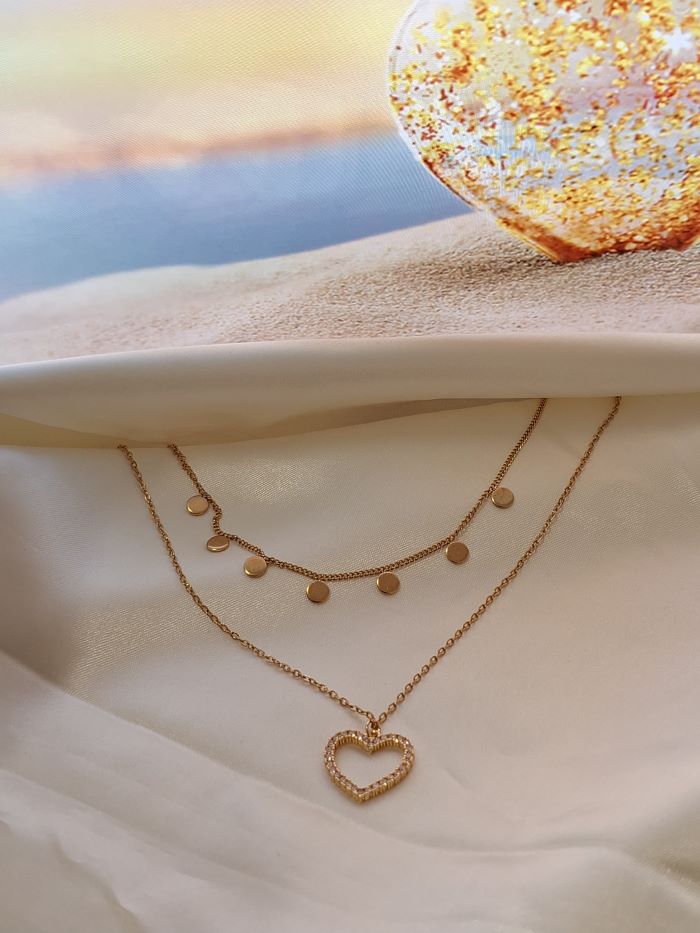 Pixel anti-tarnish chain with heart pendant