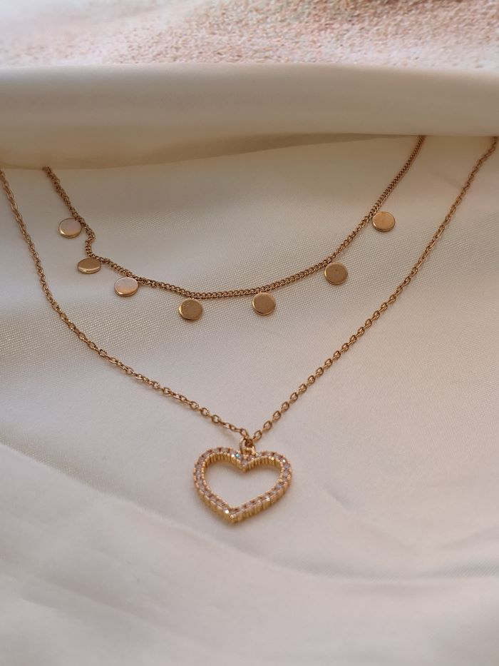 Pixel anti-tarnish chain with heart pendant