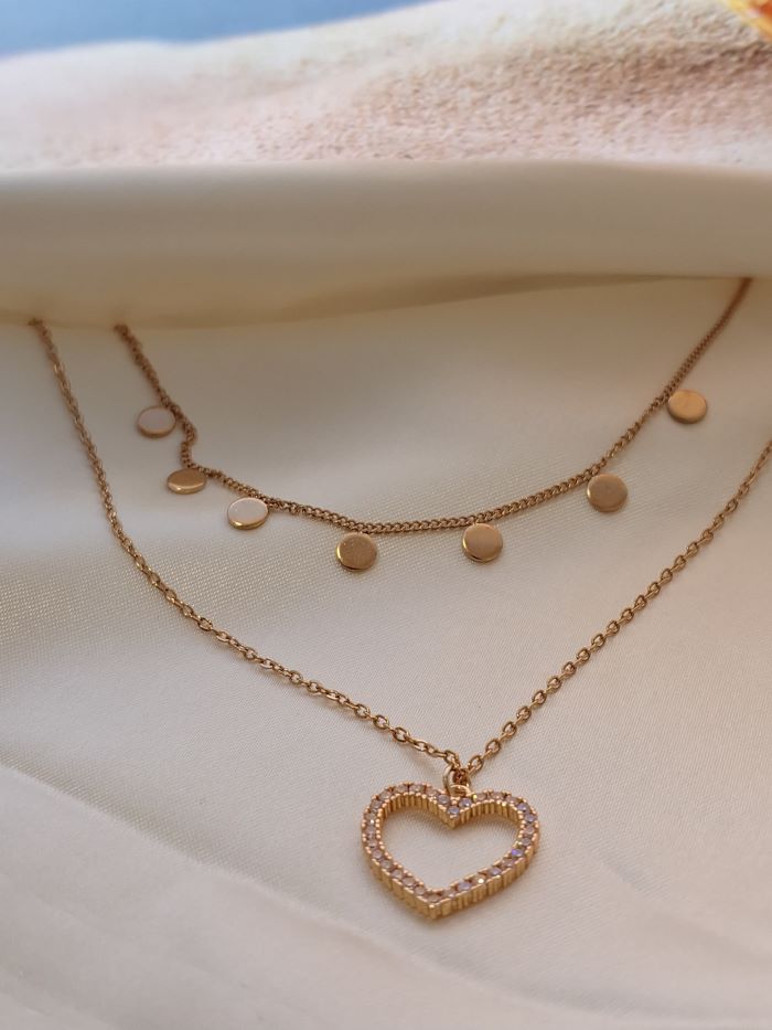 Pixel anti-tarnish chain with heart pendant