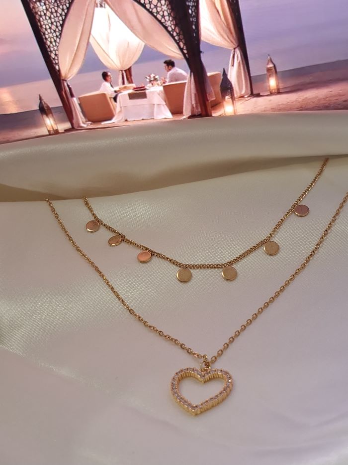 Pixel anti-tarnish chain with heart pendant