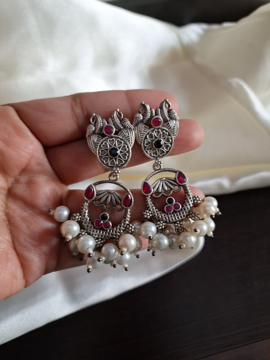 Poorva Danglers White