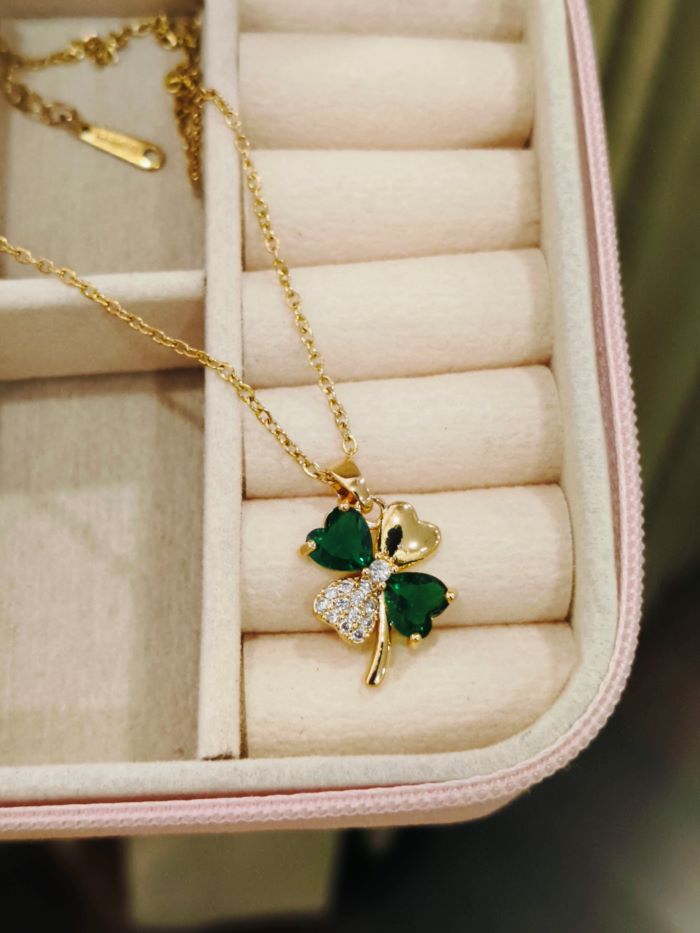 Porsha emerald green anti-tarnish pendant chain