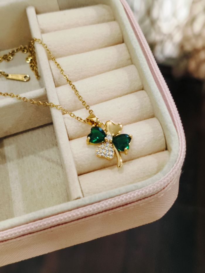 Porsha emerald green anti-tarnish pendant chain