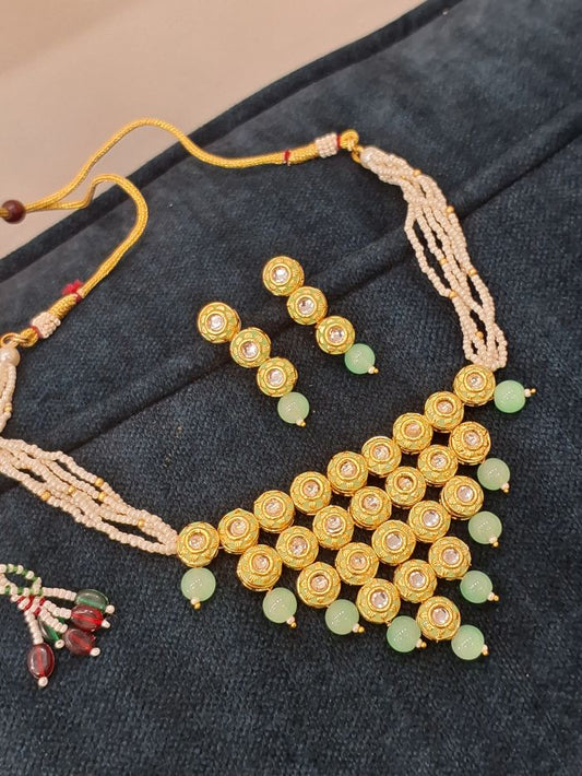 Rikhiya mint kundan choker