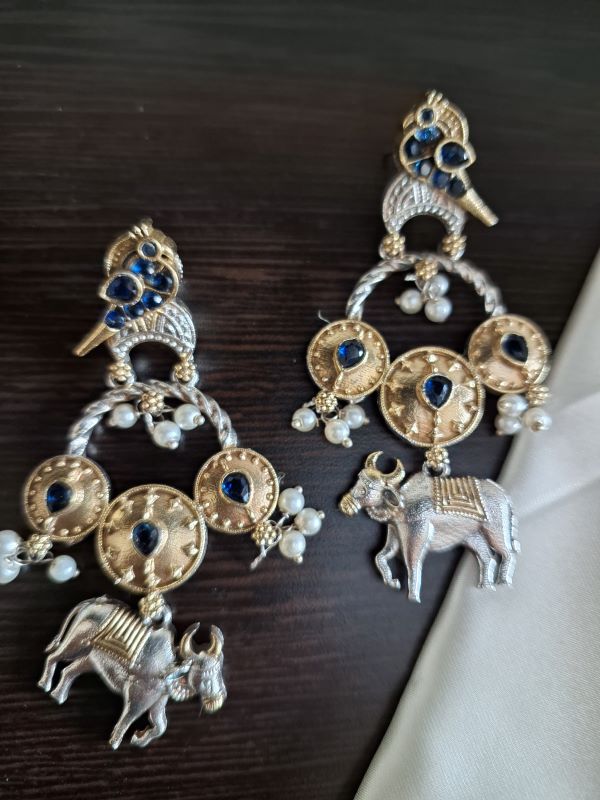Samairaa blue nandi earrings