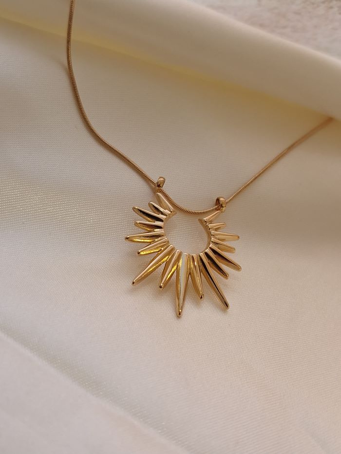 Sunny anti-tarnish sun pendant chain