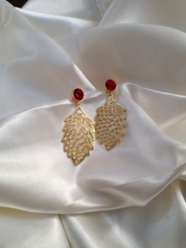 Suzane Golden Danglers - Red