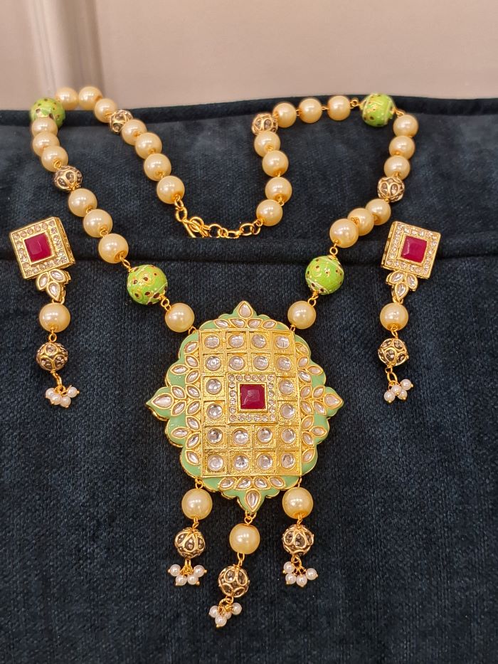 Tara lemon green jewellery set