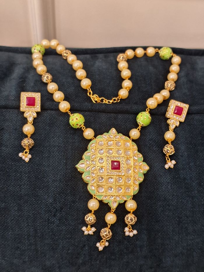 Tara lemon green jewellery set