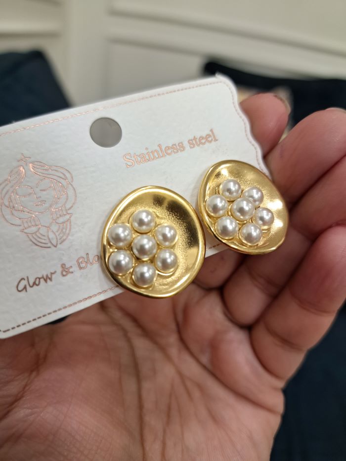 Tia anti-tarnish pearl studs earrings