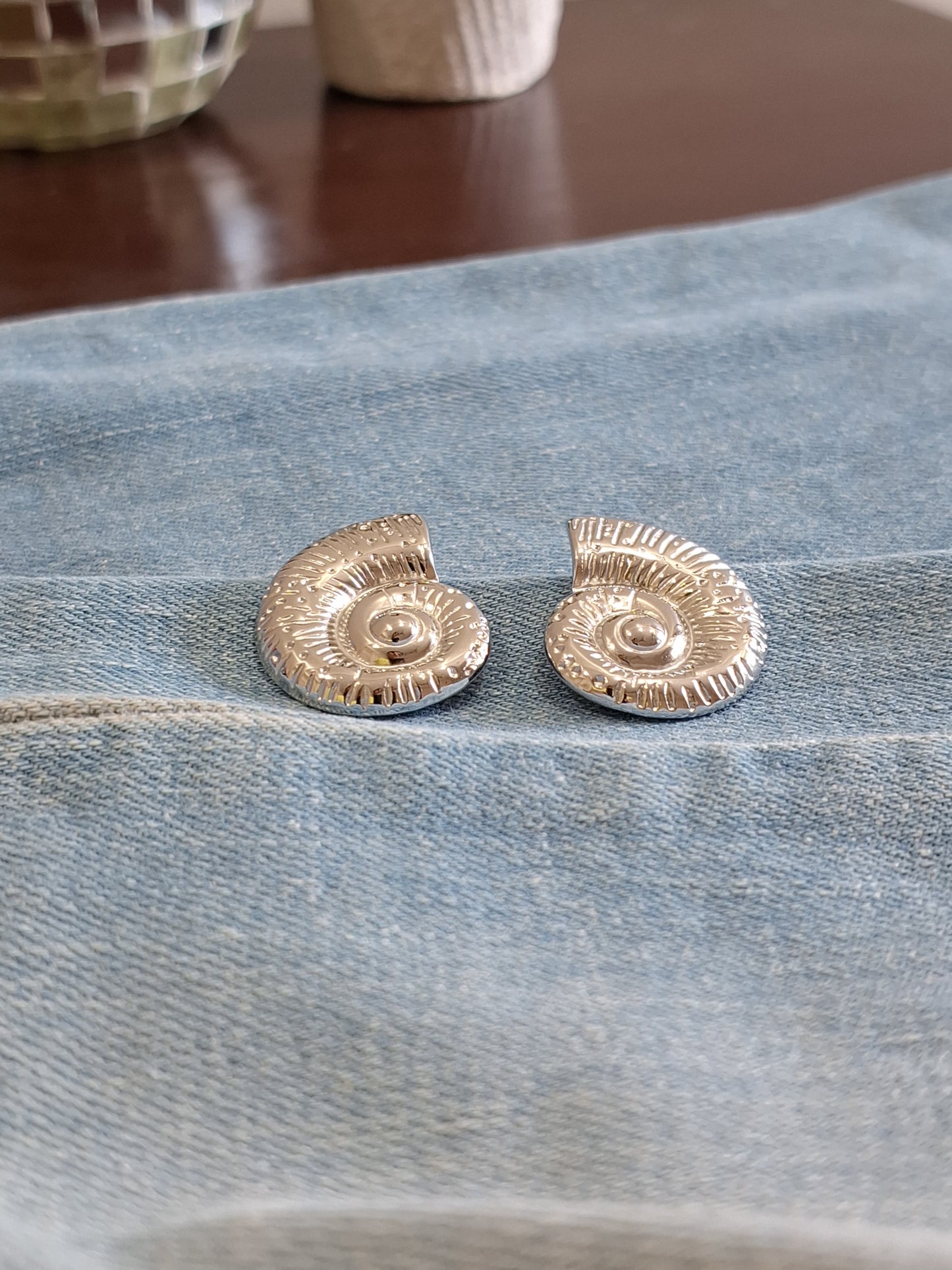 Twirl anti-tarnish stud earrings