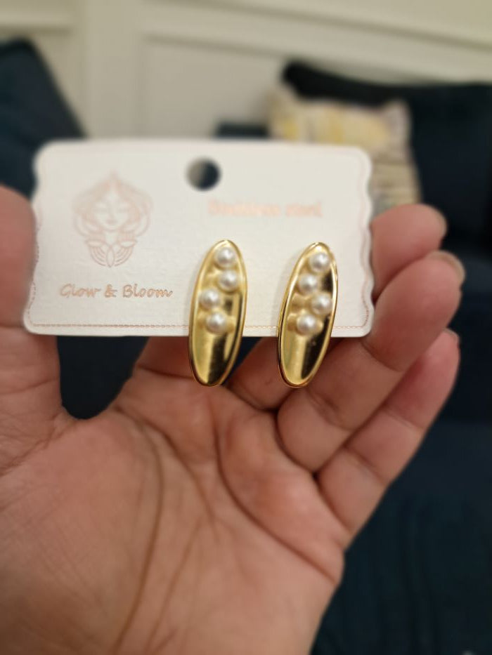 Venice anti-tarnish white pearl studs earrings