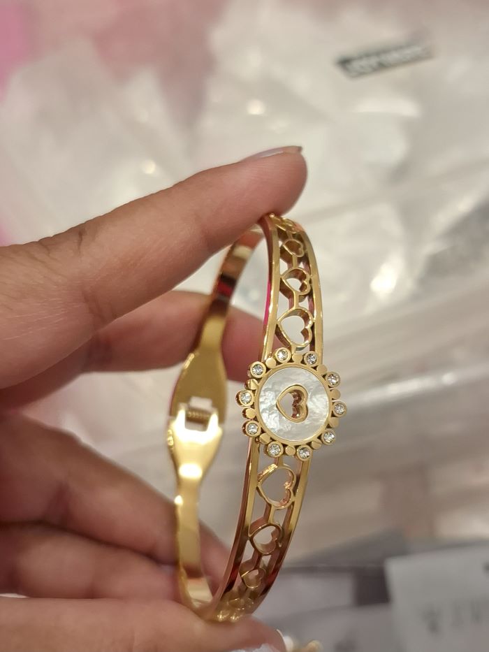 Wynn anti-tarnish bracelet-free size