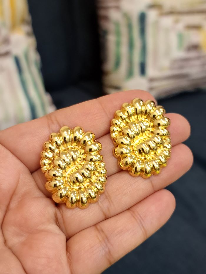 Zurich anti-tarnish studs earrings