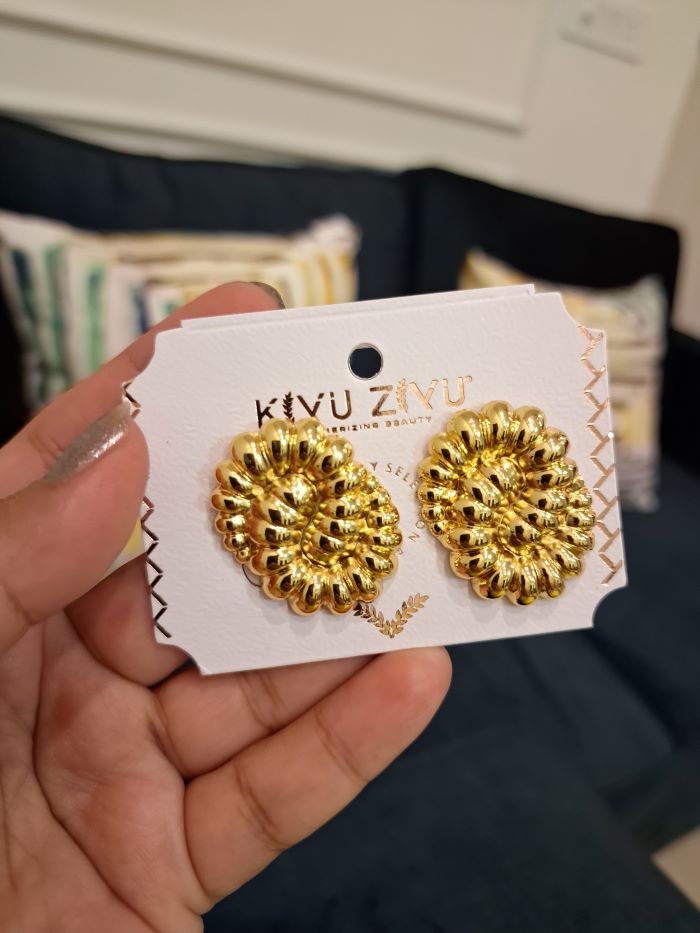 Zurich anti-tarnish studs earrings